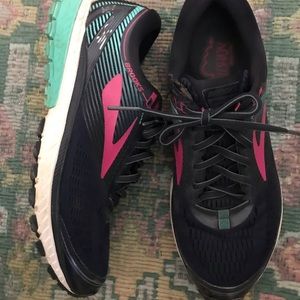 Brooks Ghost 10 running shoe